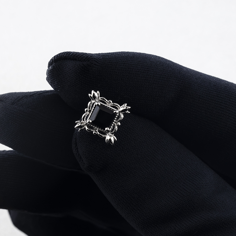 プラチナ ピアス オニキス メンズ 片耳 pt900 大きめ 四角 ひし形 シンプル オニキスピアス シンプル おしゃれ 人気 あすつく 送料無料 saleの画像