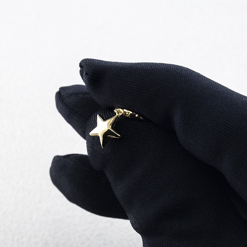 18金 フープピアス 星 片耳 揺れる ゆれる ゴールド 18k 地金 普段使い イエローゴールドk18 シンプル おしゃれ 人気 男女兼用 あすつく 送料無料 セール saleの画像