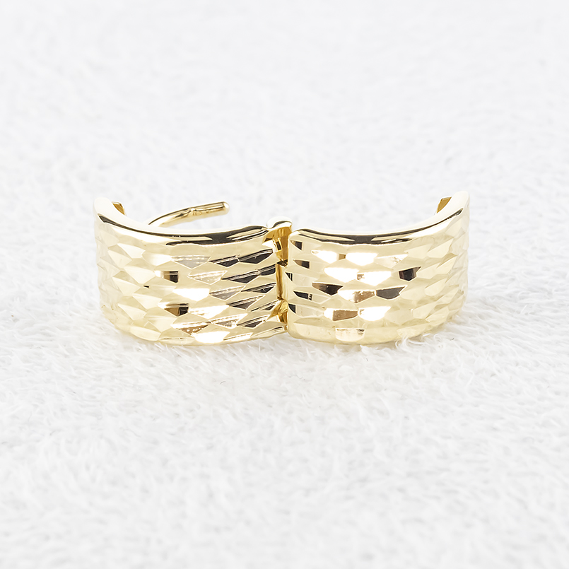 18金 フープピアス 幅広 太め メンズ 片耳 ゴールド 18k 地金 普段使い イエローゴールドk18 カット シンプル おしゃれ 人気 あすつく 送料無料 セール saleの画像