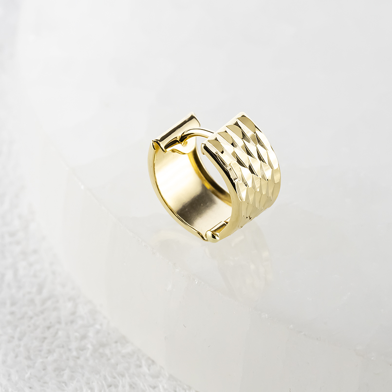 18金 フープピアス 幅広 太め メンズ 片耳 ゴールド 18k 地金 普段使い イエローゴールドk18 カット シンプル おしゃれ 人気 あすつく 送料無料 セール saleの画像