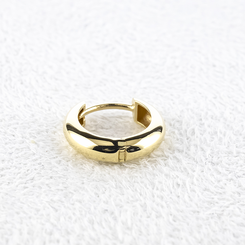 18金 フープピアス メンズ 片耳 甲丸 ゴールド 18k 地金 普段使い 小さめ 太め イエローゴールドk18 シンプル おしゃれ 人気 あすつく 送料無料 セール saleの画像