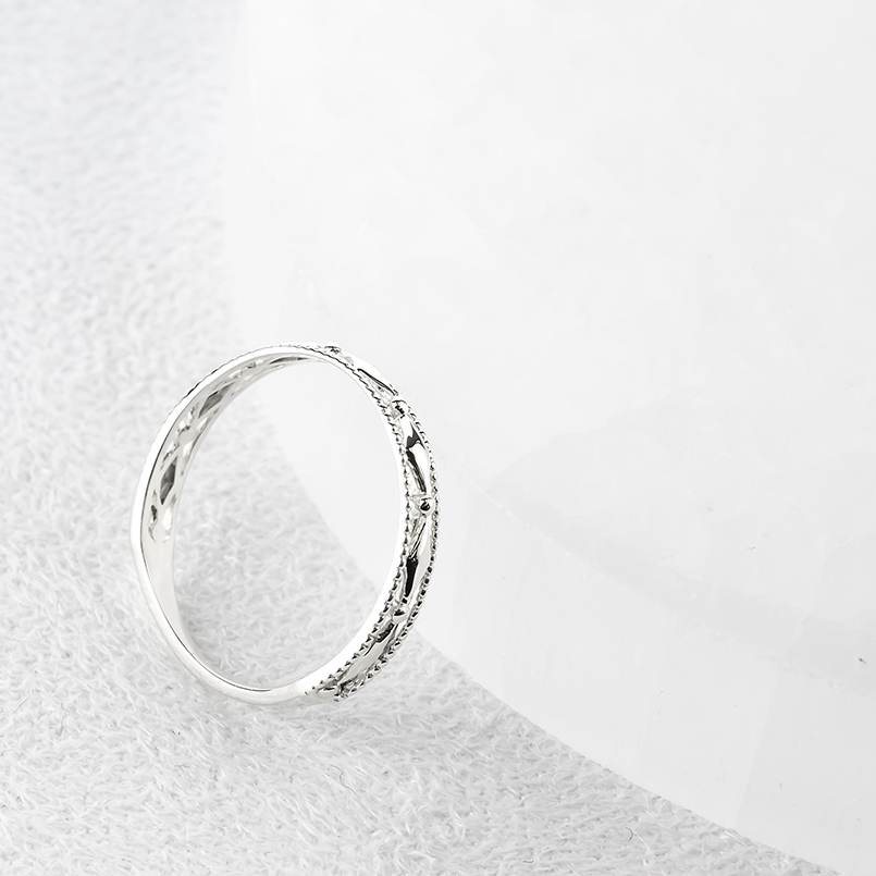 プラチナ リング レディース pt900 細め 指輪 普段使い 透かし ミル打ち ピンキーリング 婚約指輪 シンプル おしゃれ 人気 ストレート 送料無料 セール saleの画像
