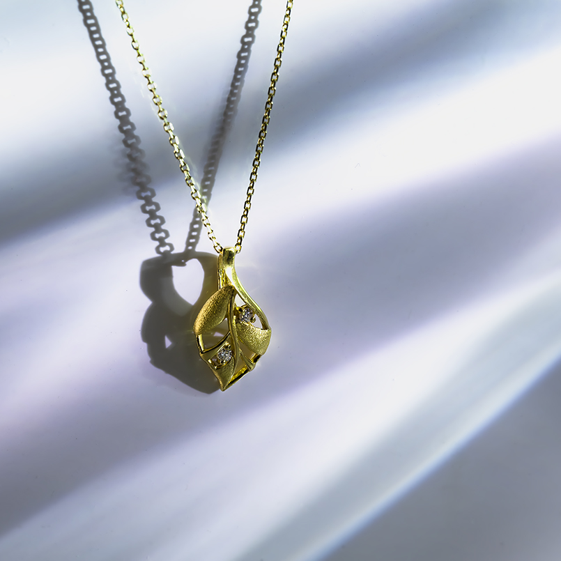 24金 リーフ ネックレス トップ 純金 造幣局検定刻印 ダイヤモンド ペンダントトップ レディース 金 ゴールド 24k 葉 シンプル あすつく 送料無料 セール saleの画像