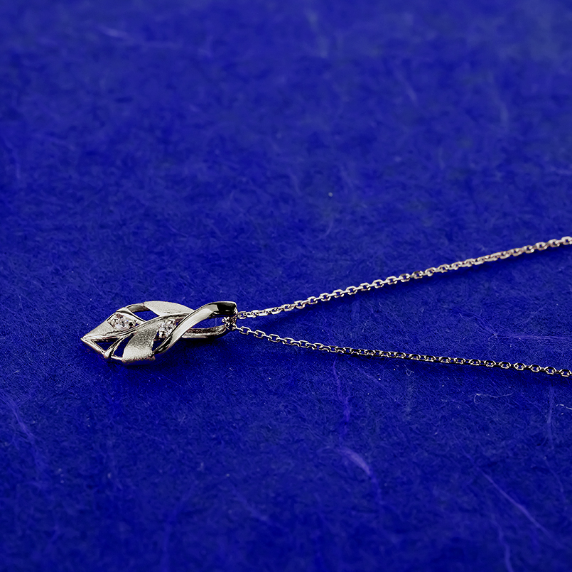 プラチナ リーフ ネックレス トップ pt999 造幣局検定刻印 ダイヤモンド ペンダントトップ レディース 純プラチナ 葉 シンプル あすつく 送料無料 セール saleの画像