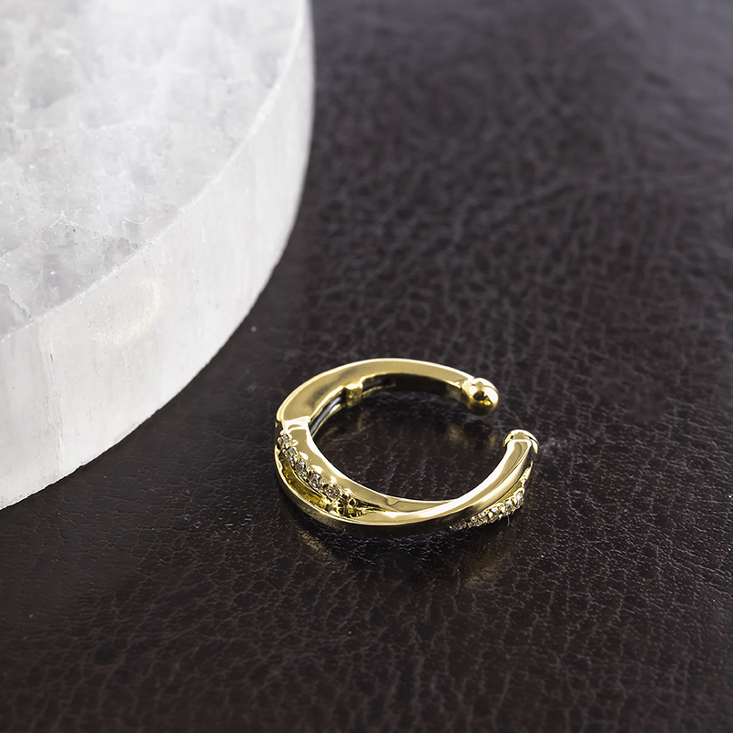 18金 イヤーカフ ダイヤモンド 中折れ式 イヤーラップ イヤークリップ 片耳 ゴールド 18k 金 シンプル おしゃれ 人気 男女兼用 あすつく 送料無料 セール saleの画像