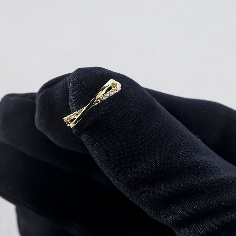 18金 イヤーカフ ダイヤモンド 中折れ式 イヤーラップ イヤークリップ 片耳 ゴールド 18k 金 シンプル おしゃれ 人気 男女兼用 あすつく 送料無料 セール saleの画像