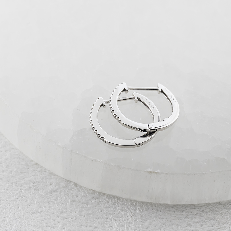 プラチナ フープピアス ダイヤモンド 0.1ct レディース 普段使い pt900 リングピアス シンプル おしゃれ 人気 あすつく 送料無料 セール saleの画像