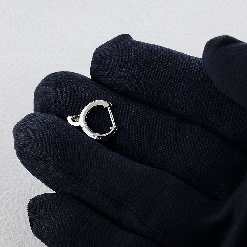プラチナ フープピアス ダイヤモンド 0.1ct 片耳 メンズ 普段使い pt900 リングピアス シンプル おしゃれ 人気 あすつく 送料無料 セール saleの画像