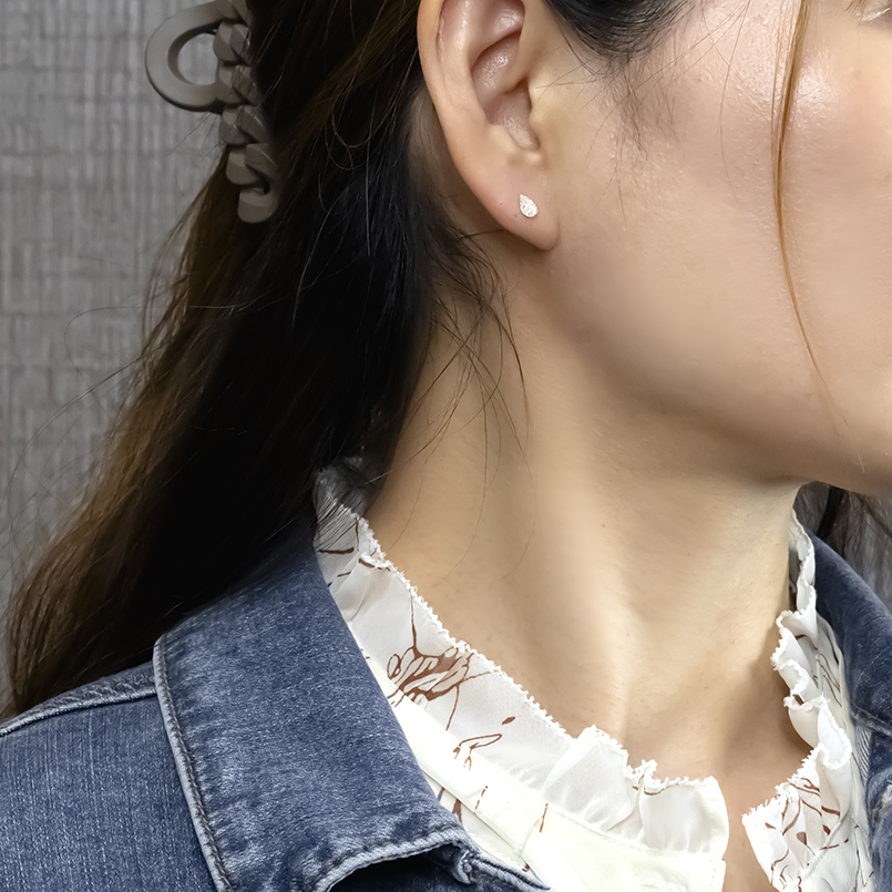 プラチナ ピアス ダイヤモンド 0.05ct 片耳 ドロップ レディース pt900 ツユ 雫 ティアドロップ シンプル 普段使い おしゃれ あすつく 送料無料 セール saleの画像