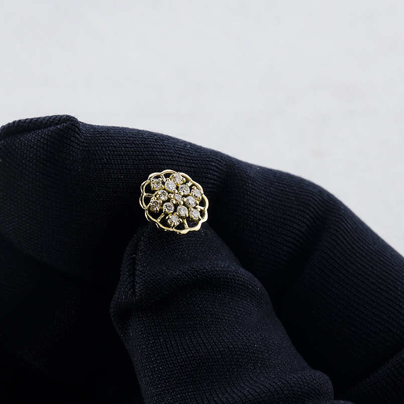 18金 ピアス ダイヤモンド 0.17ct  片耳 透かし フラワー ゴールド 18k イエローゴールドk18 花 はな シンプル 人気 男女兼用 あすつく 送料無料 セール saleの画像
