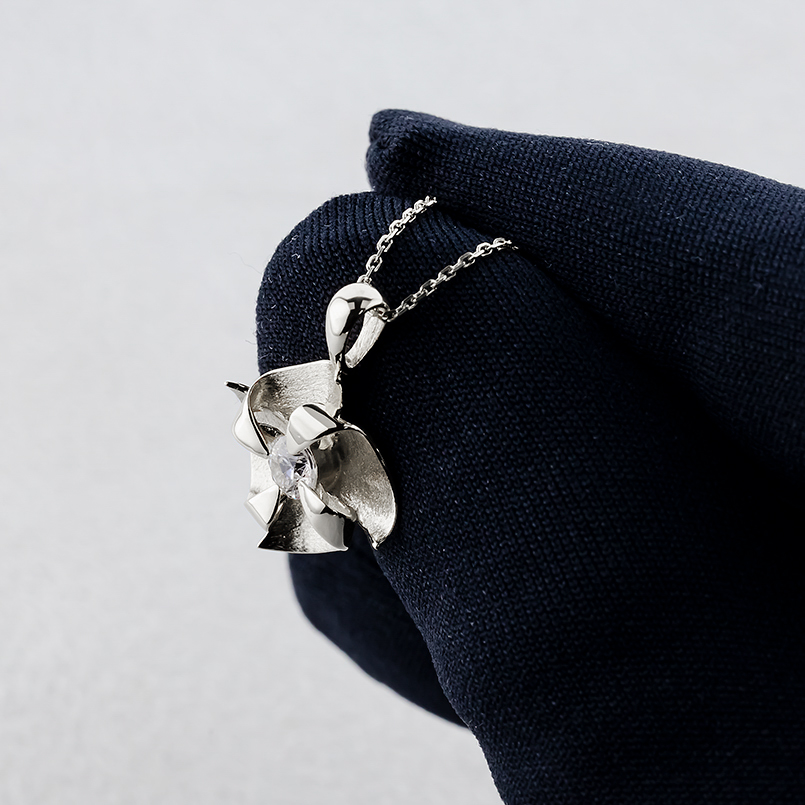 プラチナ ネックレス トップ ダイヤモンド 0.2ct 風車 ペンダントトップ ヘッド レディース 大ぶり pt900 シンプル 人気 おしゃれ 送料無料 セール saleの画像