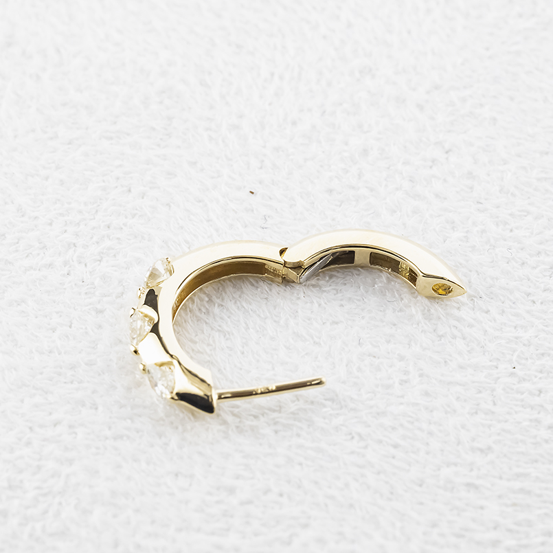 18金 フープピアス ダイヤモンド 0.25ct 片耳 中折れ式 ゴールド 18k リングピアス シンプル 人気 おしゃれ 普段使い 男女兼用 あすつく 送料無料 セール saleの画像