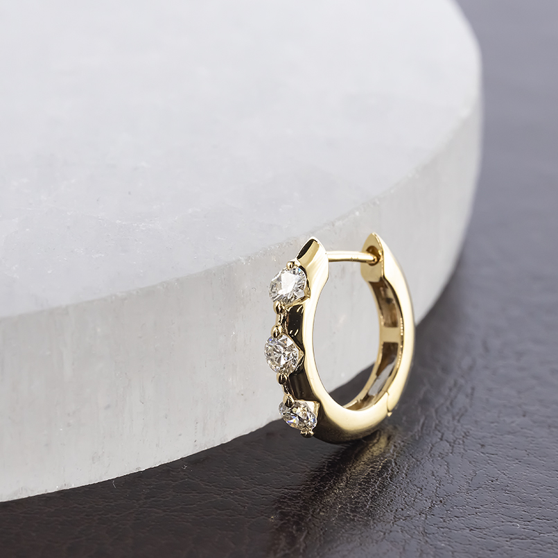 18金 フープピアス ダイヤモンド 0.25ct 片耳 中折れ式 ゴールド 18k リングピアス シンプル 人気 おしゃれ 普段使い 男女兼用 あすつく 送料無料 セール saleの画像