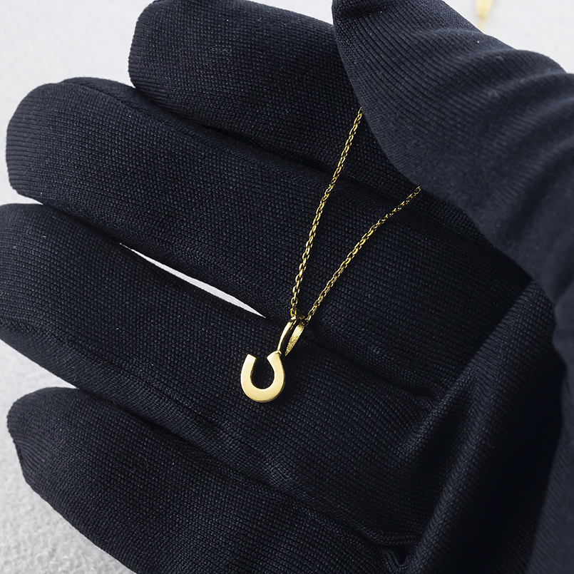 24金 馬蹄 ネックレス トップ 純金 造幣局検定刻印 ペンダントトップ レディース 金 ゴールド 24k お守り 蹄鉄 ホースシュー あすつく 送料無料 セール saleの画像