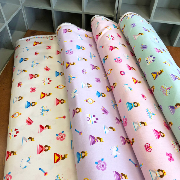 ○ドット絵シリーズオックス生地/ ドット絵のプリンセス柄の生地