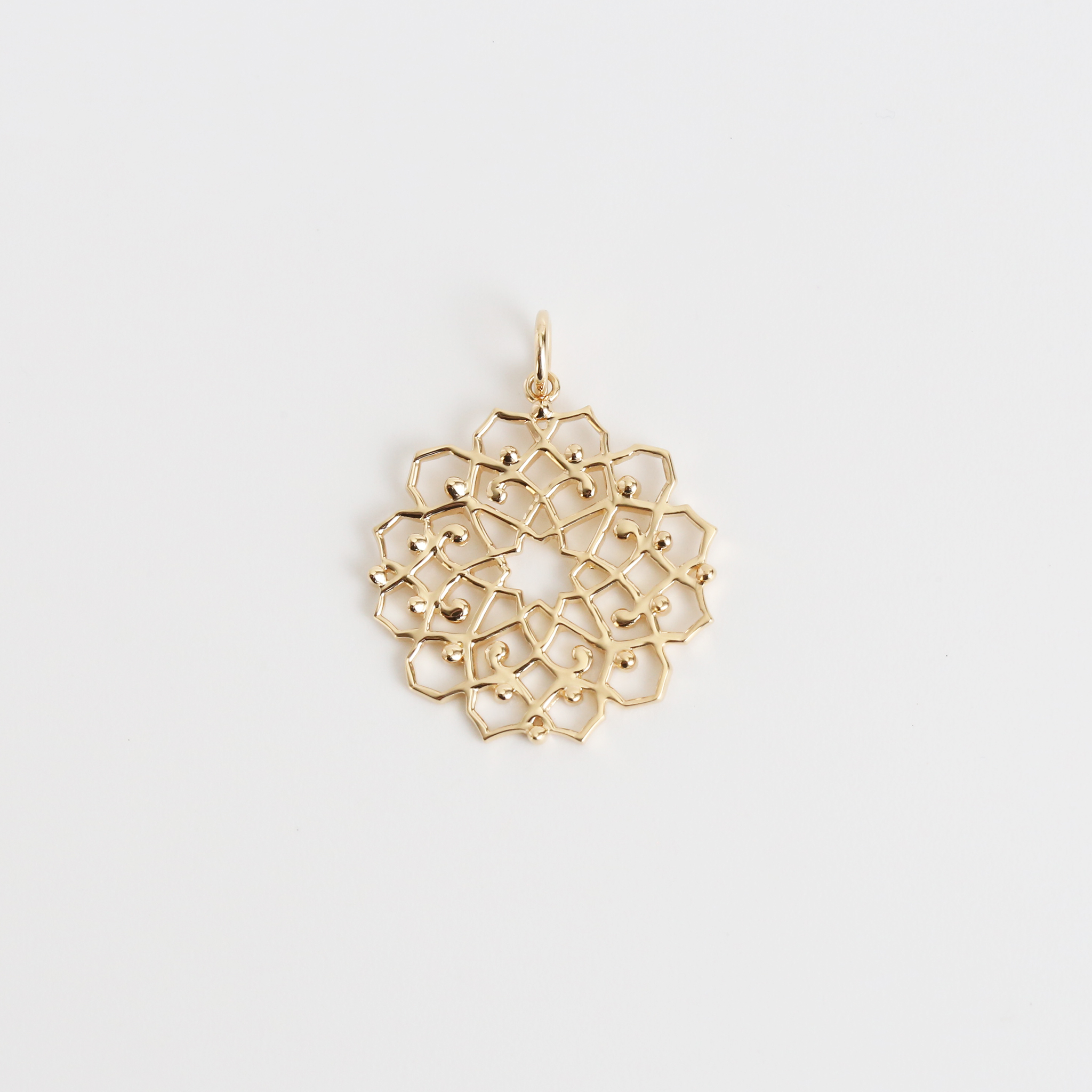 Avaron　18k　ペアシェイプネックレス Avaron 18k ペアシェイプネックレス アヴァロンAvaronペアシェイプ