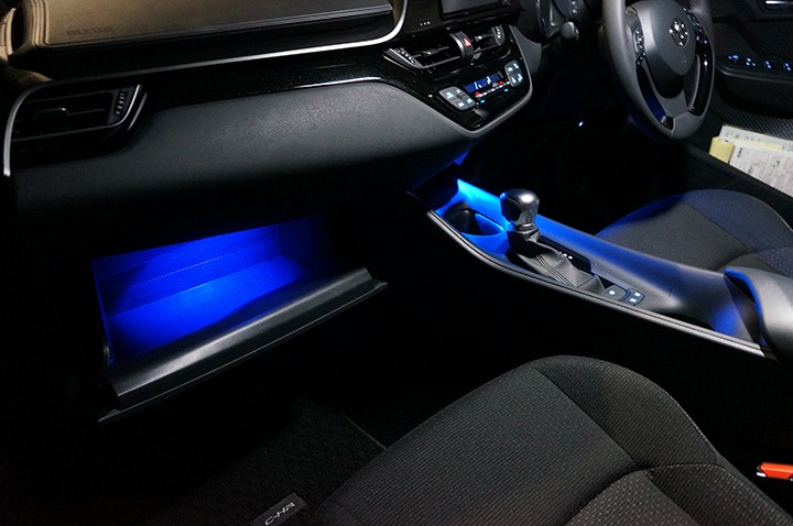 トヨタ C-HR（型式：ZYX-10N/NGX50）ダッシュボード&コンソール