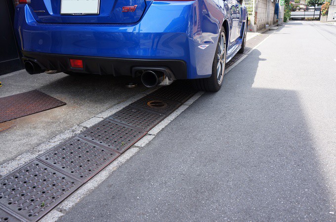 11月末入荷予定）スバル WRX-STI/S4（型式：VA）専用ドライカーボン製