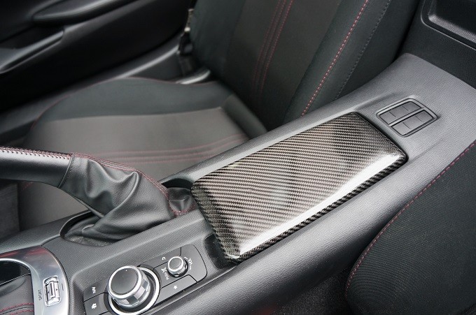 ロードスターNDカーボン製センターコンソールリッド マツダ ロードスター（ND）専用ドライカーボン製センターコンソール