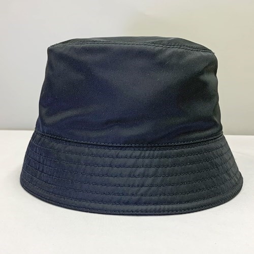 PRADA（プラダ） 【母の日】プラダ Re-Nylon バケットハット メンズ