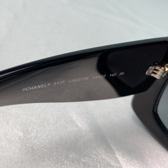 【爆買】シャネル サングラス レクタングル シェイプ アイウェア レディース ブラック ロゴ金飾り付 5435 CHANELの画像