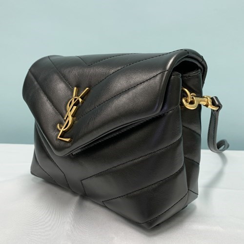 ☆人気【SAINT LAURENT】☆ルルキルティング ショルダーバッグ☆ Yves Saint Laurent サンローラン ショルダーバッグ ルル