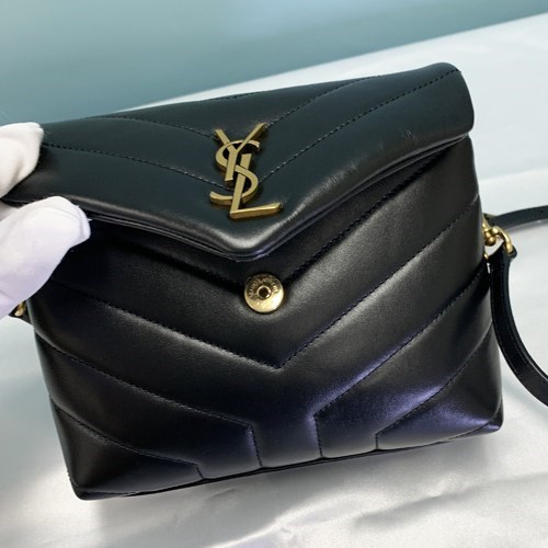 Yves Saint Laurent サンローラン ショルダーバッグ ルル
