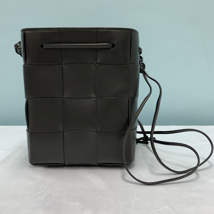 BOTTEGA VENETA（ボッテガ・ヴェネタ） ポシェット スモール カセット