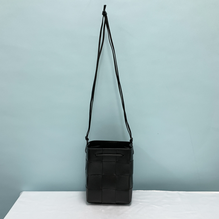 BOTTEGA VENETA（ボッテガ・ヴェネタ） 爆買 ポシェット スモール