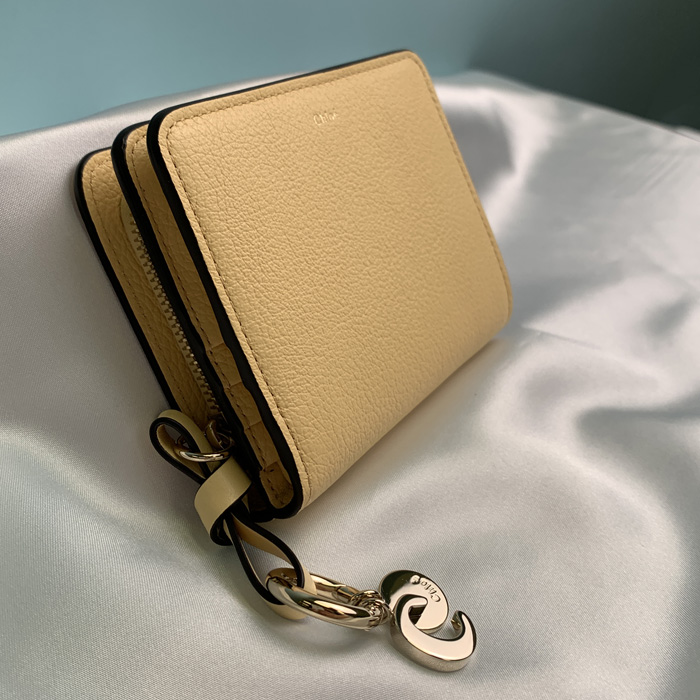 Chloe（クロエ） 【母の日】クロエ 折り財布 ALPHABET 二つ折り財布