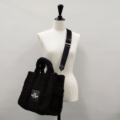 【爆買】マーク ジェイコブス MARC JACOBS トートバッグ A4 モコモコ テディ THE TEDDY SMALL TOTE BAG 2WAY M0016740 ブラックの画像