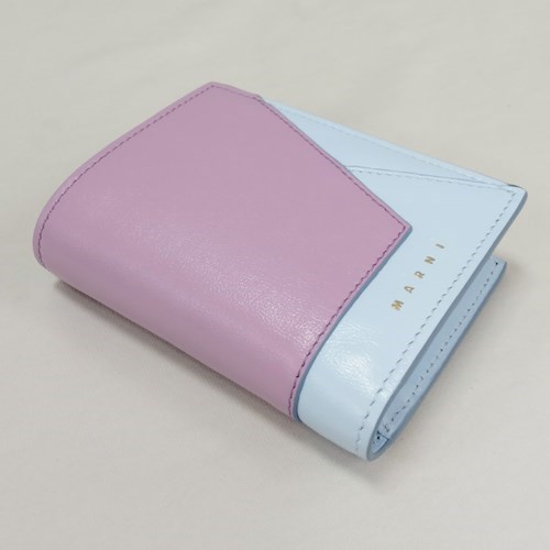 可愛い✨ MARNI マルニ 折り財布 マルチカラー サフィアーノレザー MARNI（マルニ） 【爆買】マルニ 折りたたみ財布 二つ折り バイカラー