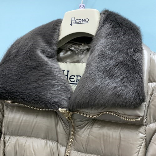 HERNO（ヘルノ） ダウンジャケット アウター Elisa ファー付き ダウン