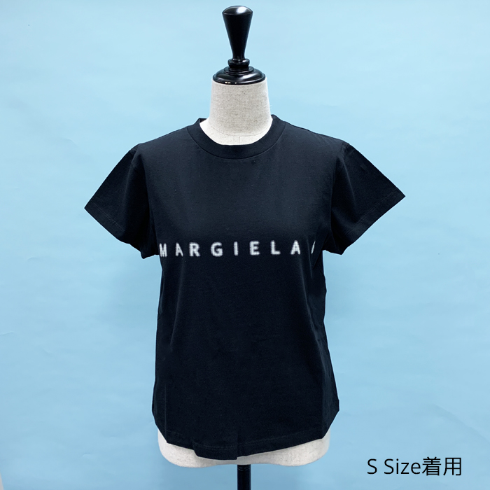 エムエムシックス メゾン・マルジェラ トップス 半袖Tシャツ フロント ロゴ Tシャツ レディース ホワイト ブラック S52GC0265S24312 MM6 エムエムシックス メゾン・マルジェラ トップス 半袖Tシャツ