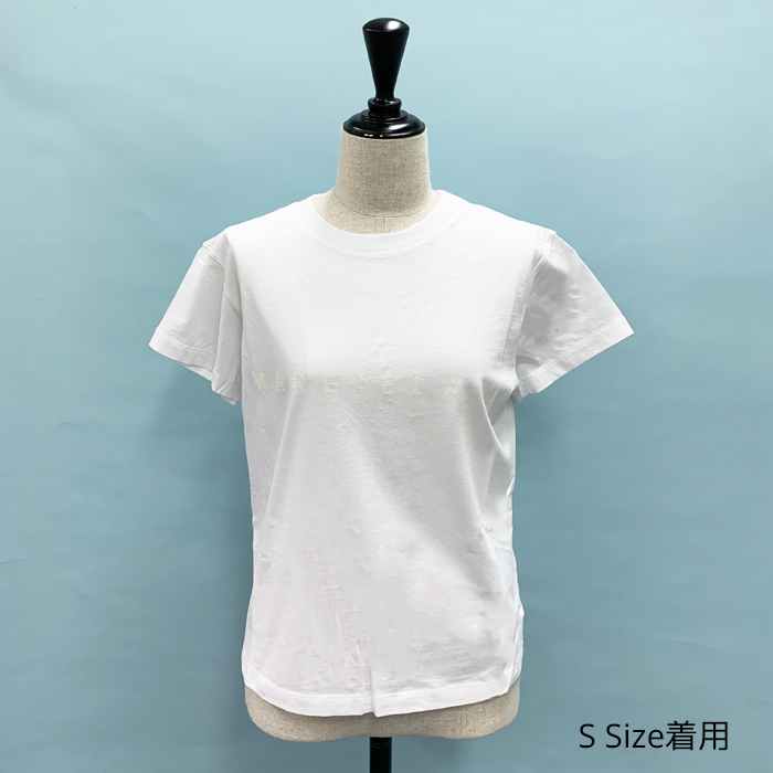 エムエムシックス メゾン・マルジェラ トップス 半袖Tシャツ フロント ロゴ Tシャツ レディース ホワイト ブラック S52GC0265S24312 MM6 エムエムシックス メゾン・マルジェラ トップス 半袖Tシャツ