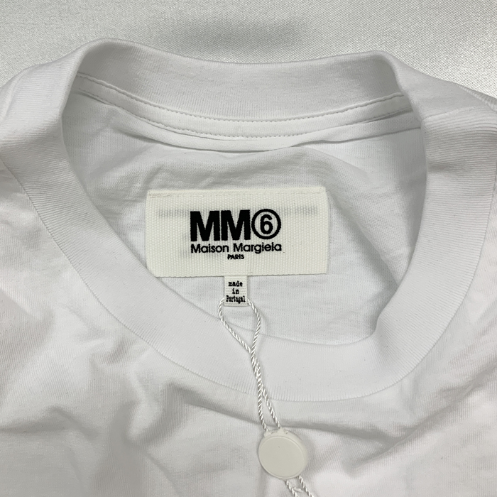 エムエムシックス メゾン・マルジェラ トップス 半袖Tシャツ フロント ロゴ Tシャツ レディース ホワイト ブラック S52GC0265S24312 エムエムシックス メゾンマルジェラ Tシャツ 半袖カットソー