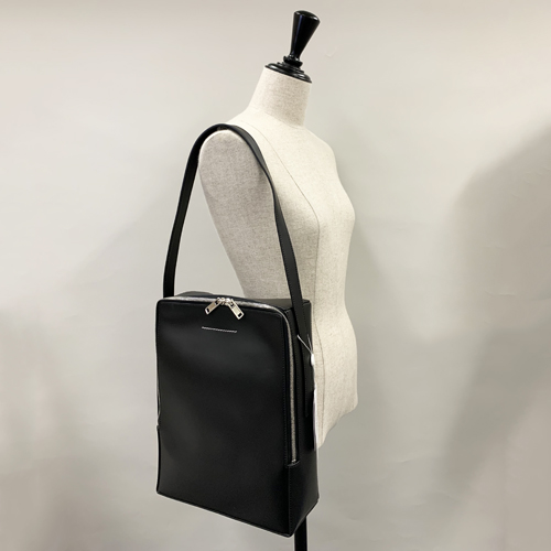 【爆買】【訳あり(1)】 Curved shopping bag  レディース ブラック SB5WC0005P1245 MM6 MAISON MARGIELAの画像