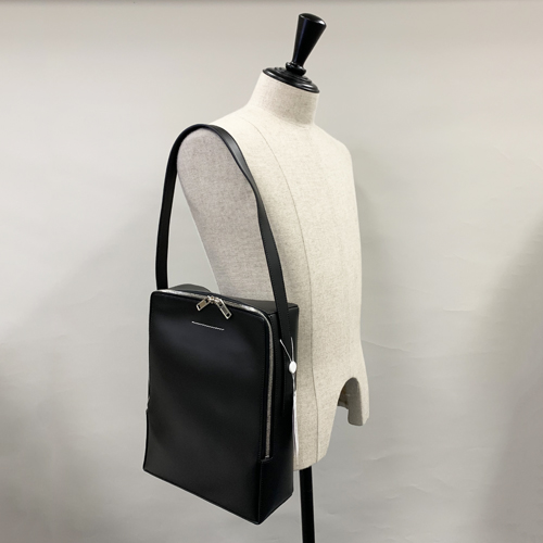 【爆買】【訳あり(1)】 Curved shopping bag  レディース ブラック SB5WC0005P1245 MM6 MAISON MARGIELAの画像