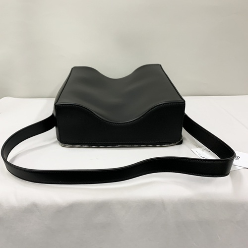 【爆買】【訳あり(1)】 Curved shopping bag  レディース ブラック SB5WC0005P1245 MM6 MAISON MARGIELAの画像