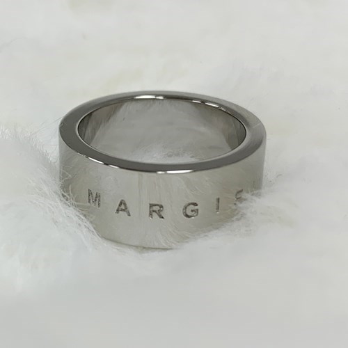 エムエムシックス メゾン・マルジェラ ロゴリング シンプル レディース シルバー SM6UQ0036SV0186 MM6 MAISON MARGIELAの画像