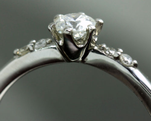 エンゲージリング(婚約指輪)プラチナ ダイヤモンドリング0.25ct