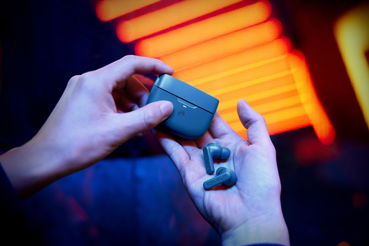 Urbanista（アーバニスタ） コンビニ受取可 フルワイヤレスイヤホン