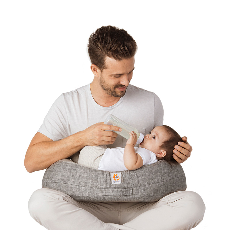 エルゴベビー ナチュラルカーブ・ナーシングピロー ergobaby 授乳クッション 授乳専用カーブ設計 固め 新生児 おうち時間 親子時間 おっぱい キッズ ベビー