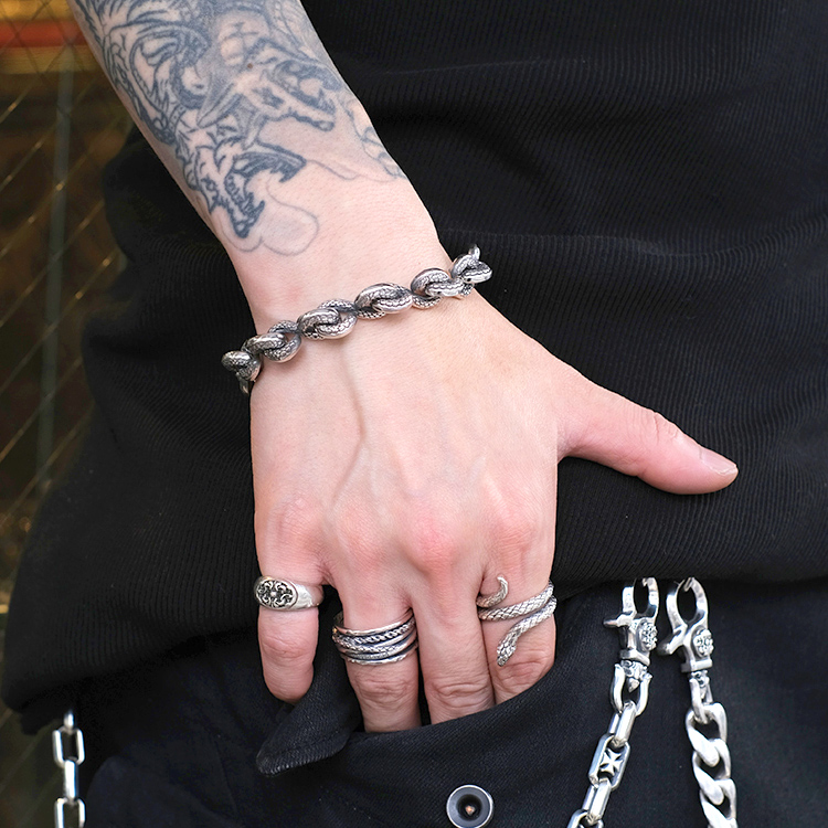 Dさま専用ちひろ スペシャル2連紐ブレスレット ヤマアラシ・猿・蛇 FpE6hfigzwFU.jpg?width=768