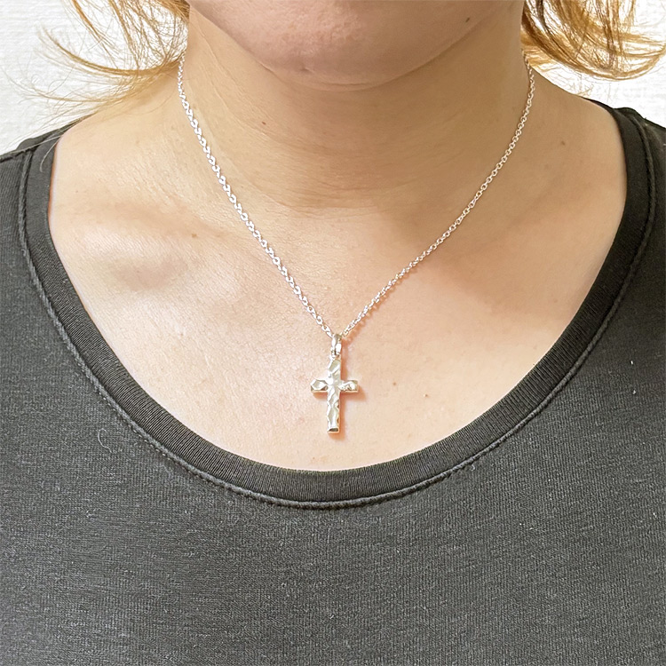 AQUA SILVER（アクアシルバー） ゆらぎ クロス シルバー ペンダント