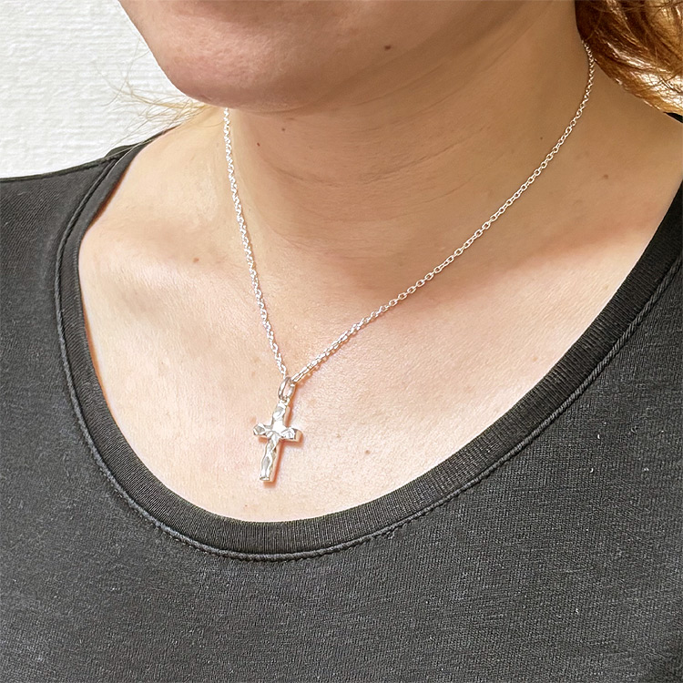 AQUA SILVER（アクアシルバー） 8日までポイント5倍 ゆらぎ クロス