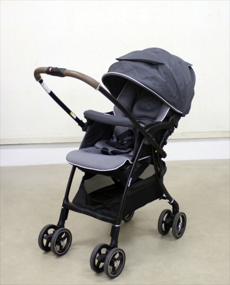 美品　アップリカ ラクーナクッション AD ネイビー 美品】アップリカ☆ラクーナクッションAD☆限定モデル☆