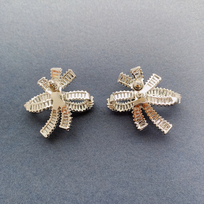 Just Married ピアス E-111 通販 スタッドピアス リボンピアス リボン 大きい レディース キュービックジルコニア 大人 女性 花嫁 結婚式 プレゼント |  | 03