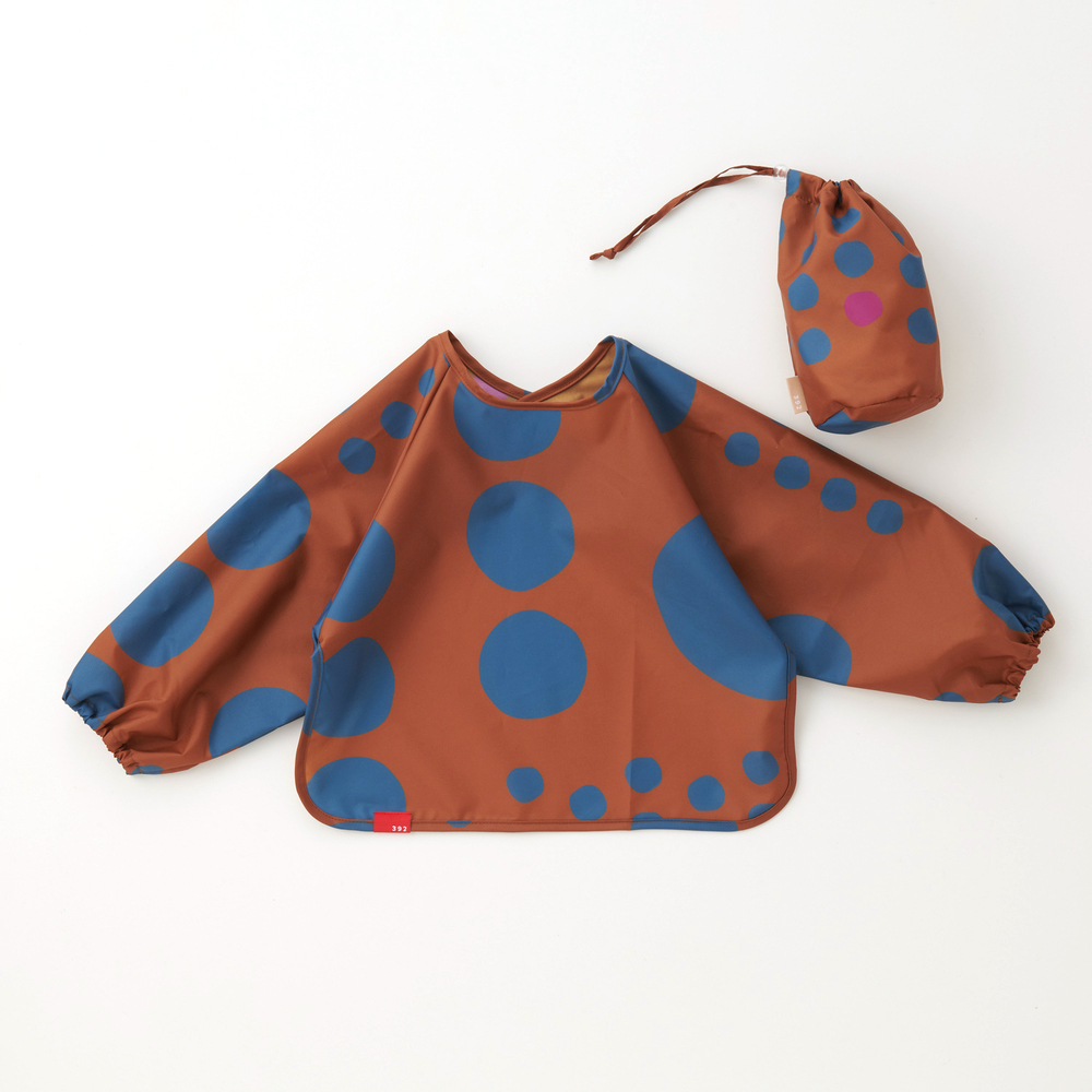 三国 mikuni 通販mikuni 三国 スモック キッズ 汚れカバー エプロン スモックエプロン お洋服カバー 巾着つき 汚れ防止 お食事 食事 ランチ お手入れ簡単 撥水 | 392 plus m | 01