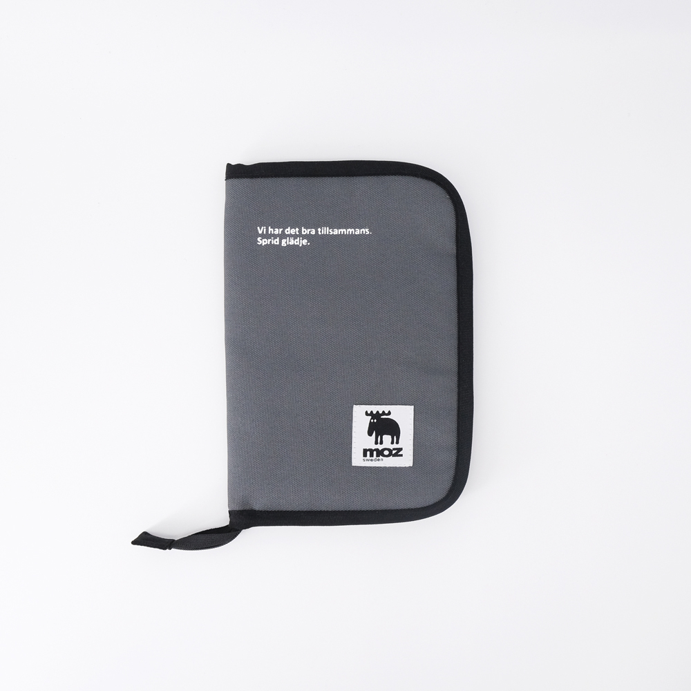 母子手帳ケース おしゃれ 通販 モズ moz フィーチャーシリーズ フィーチャーマルチケース パスポートケース 通帳ケース 母子手帳 お薬手帳 母子手帳ケース |  | 03